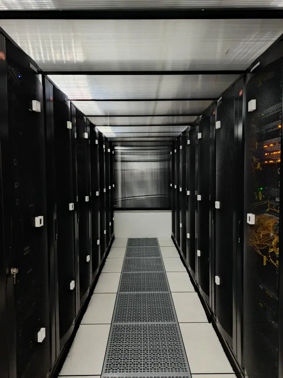 Lokasi Server untuk Website anda.